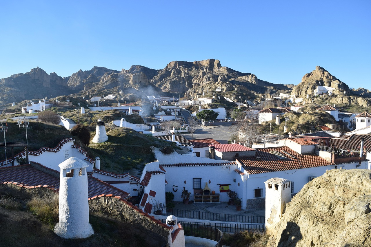 Casas cueva de Guadix al amanecer